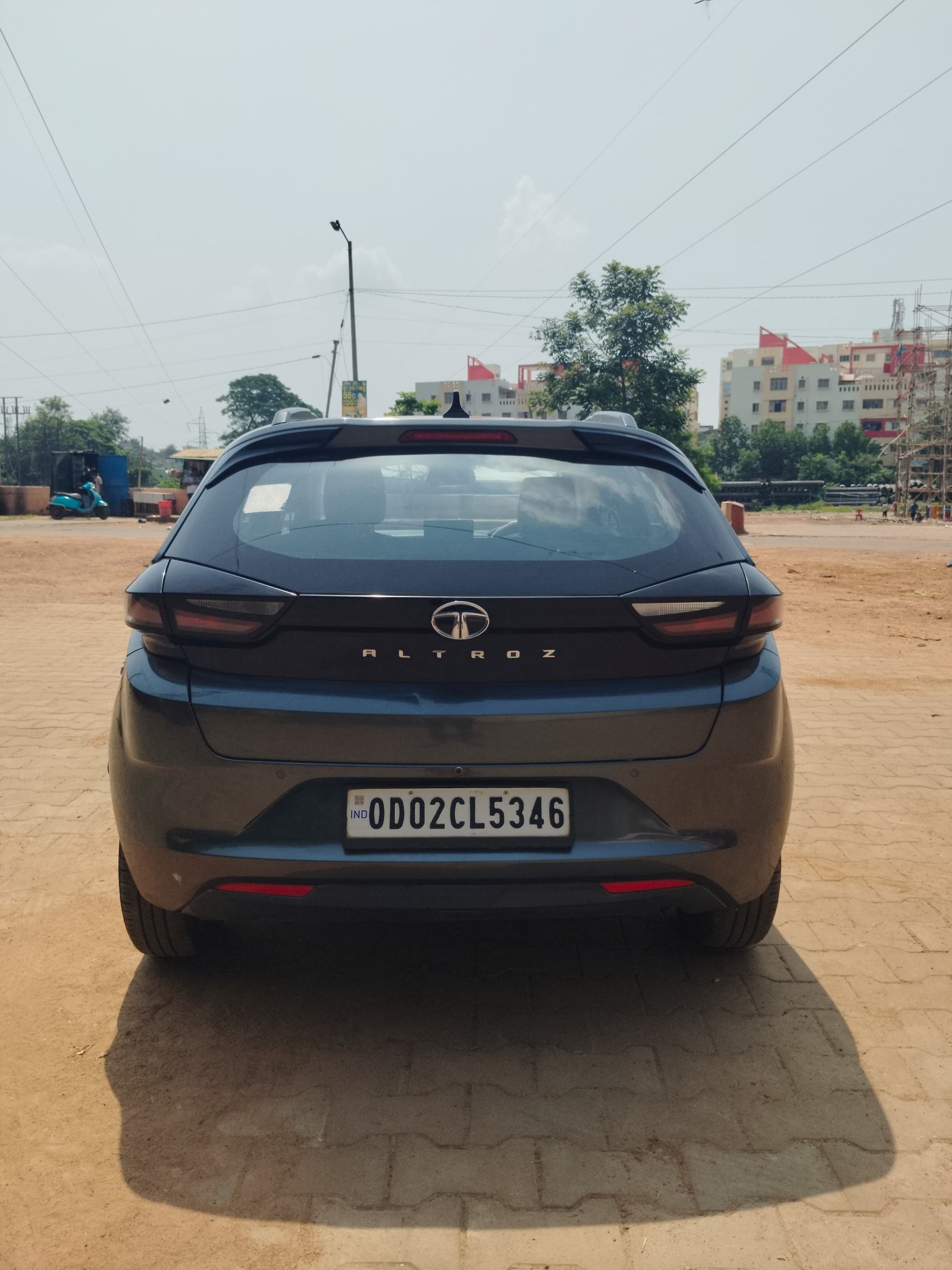 Vehicle image 13