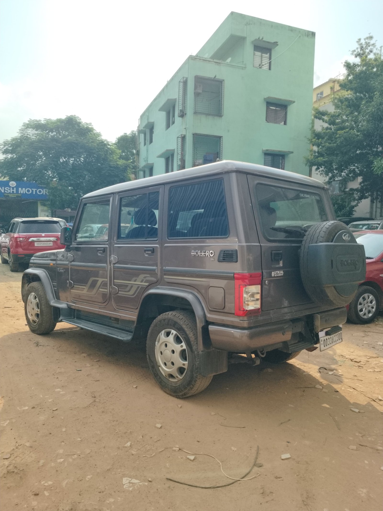 Vehicle image 6