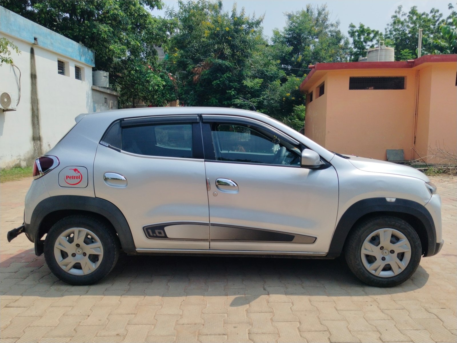 Vehicle image 8