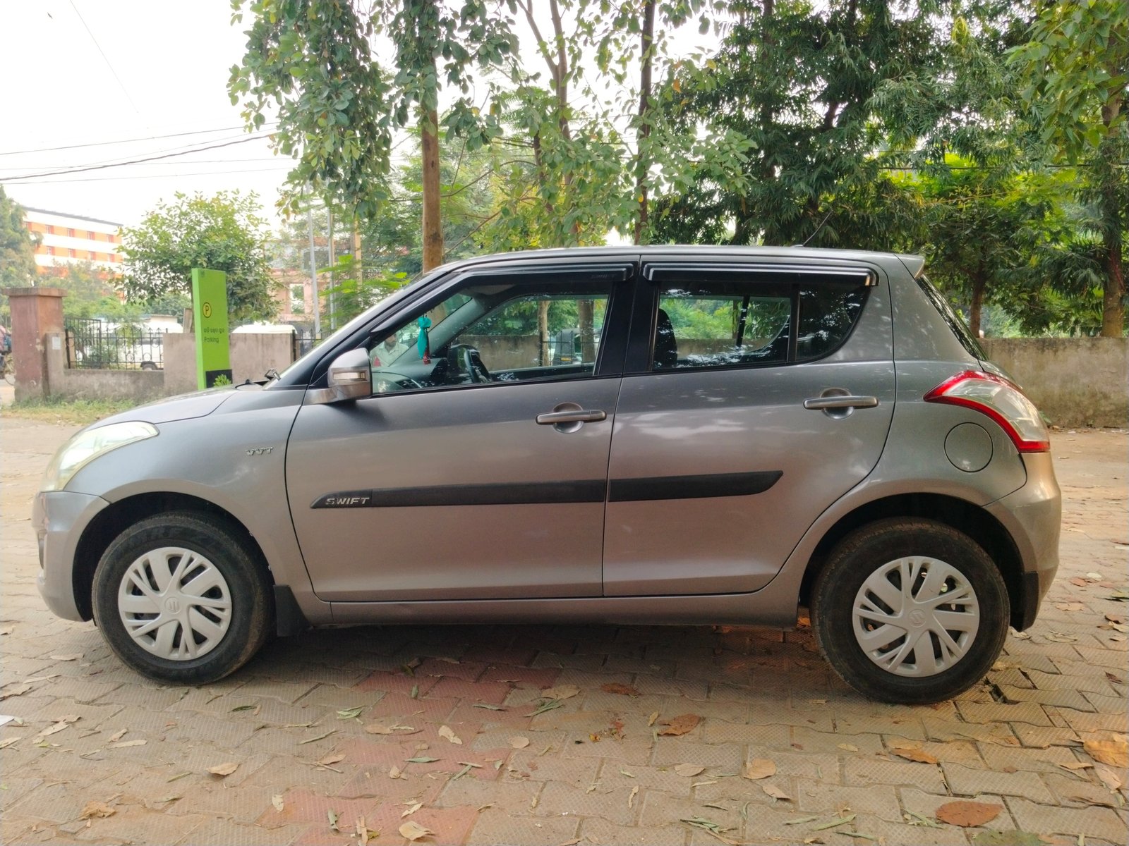 Vehicle image 8