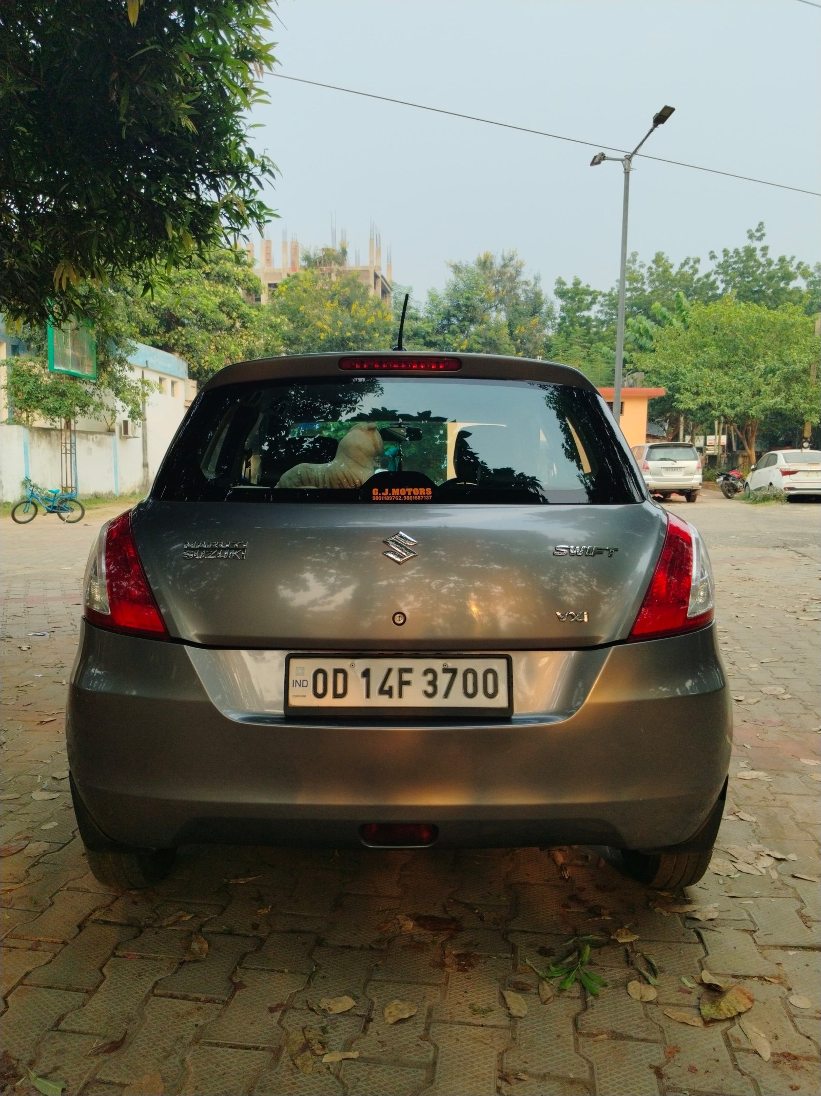 Vehicle image 12