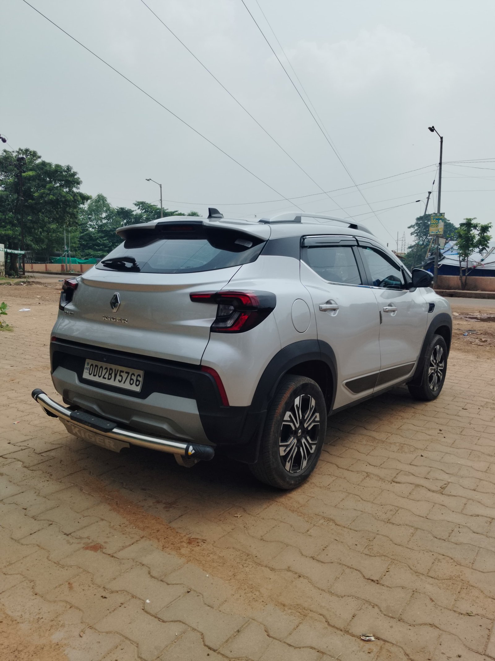 Vehicle image 9