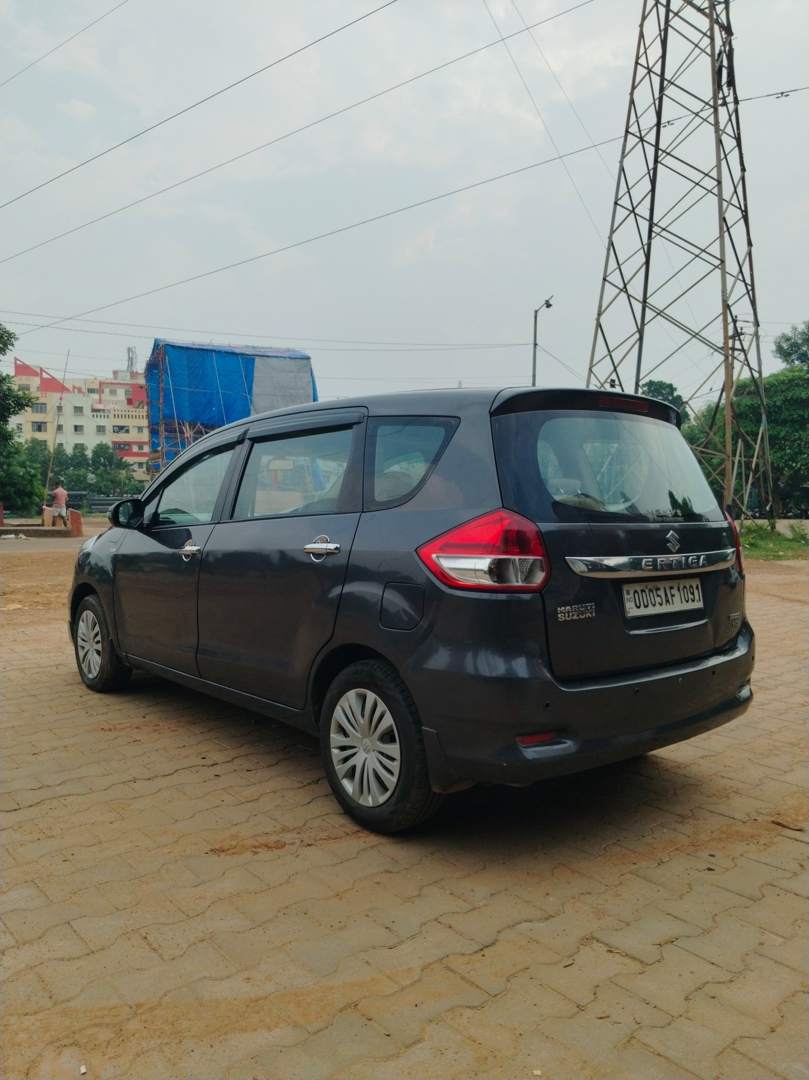 Vehicle image 13
