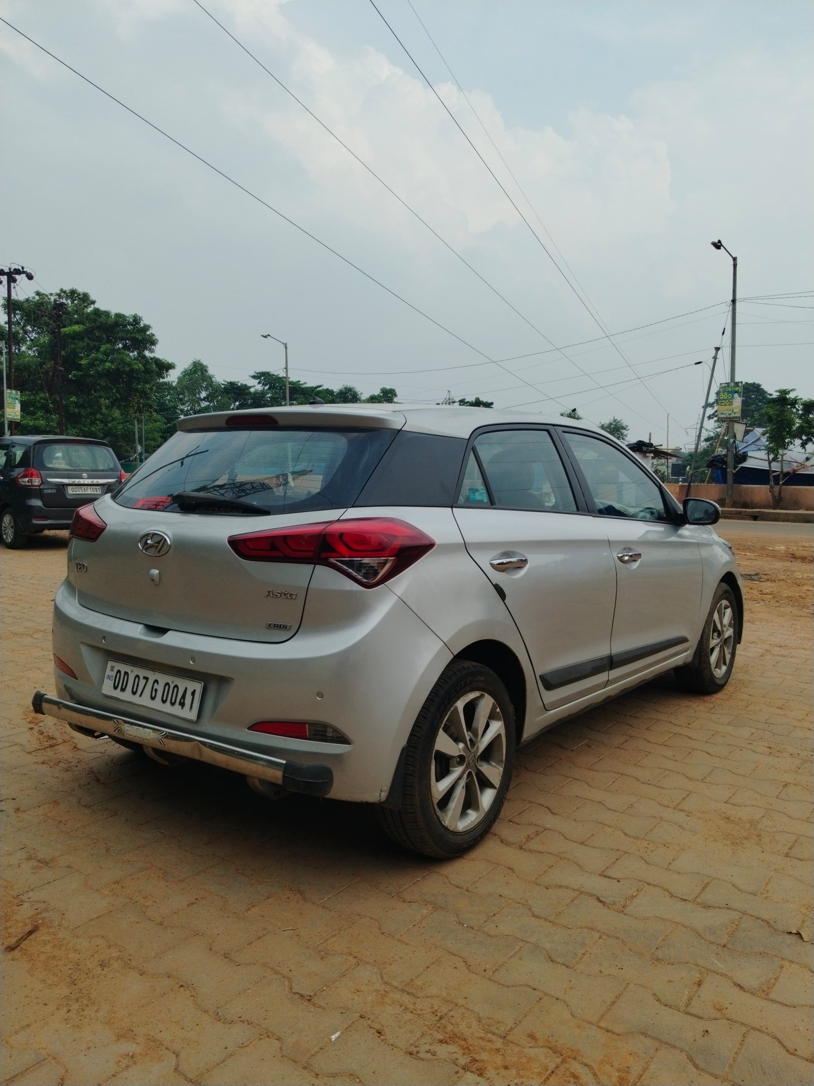 Vehicle image 12