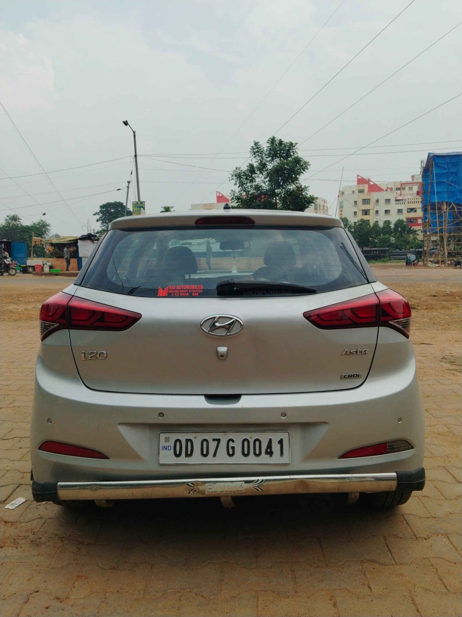 Vehicle image 13