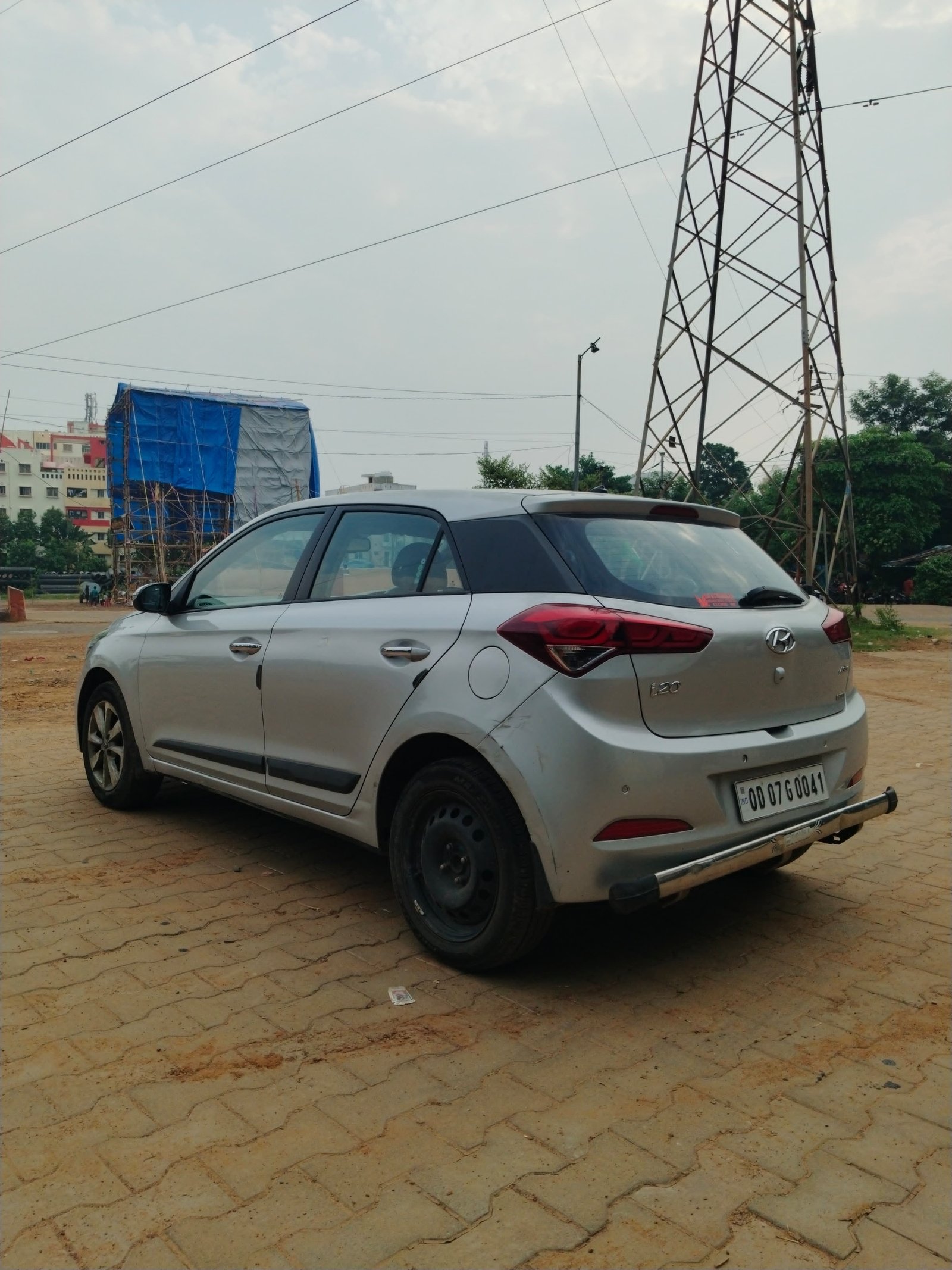 Vehicle image 6