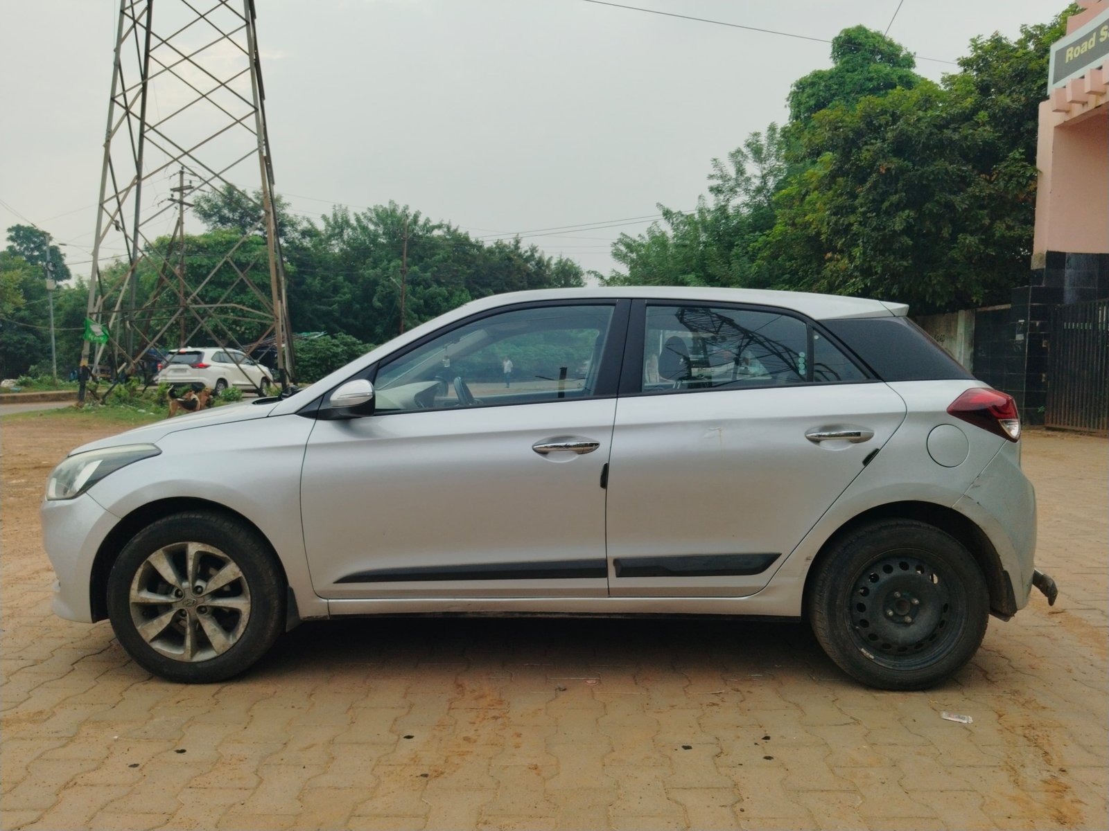 Vehicle image 11